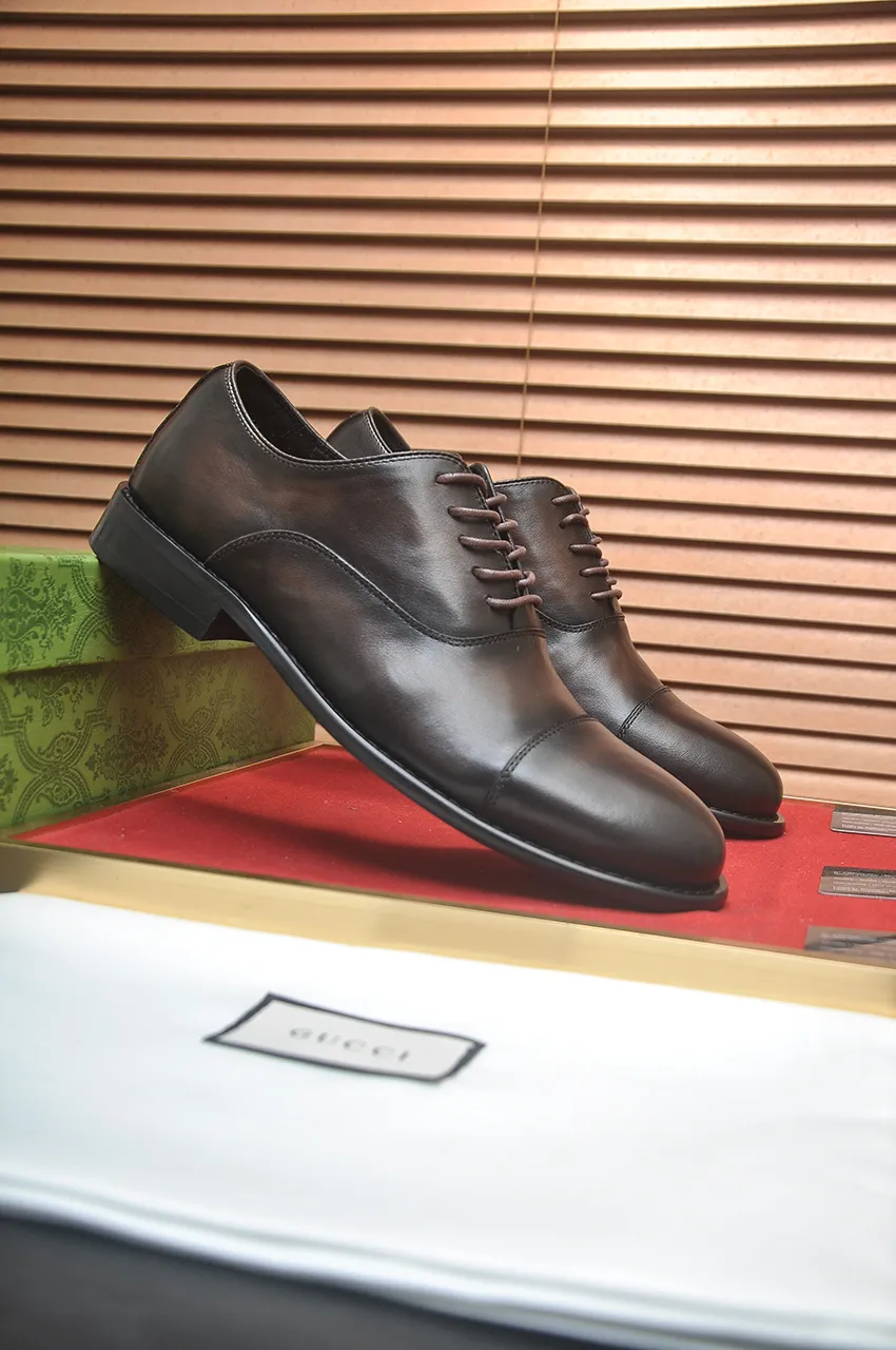 Men's shoes 💰580💶 Brand: GUCCI (Gucci) Standard code: Men's code 38/44 (45 can be customized) Grade: Same as the official website Original quality Material: Original cowhide Water-dyed cowhide lining Original rubber outsole Style category: Men's fashionable casual leather shoes Distinguished big-name luxury elements Top luxury Color: Actual picture